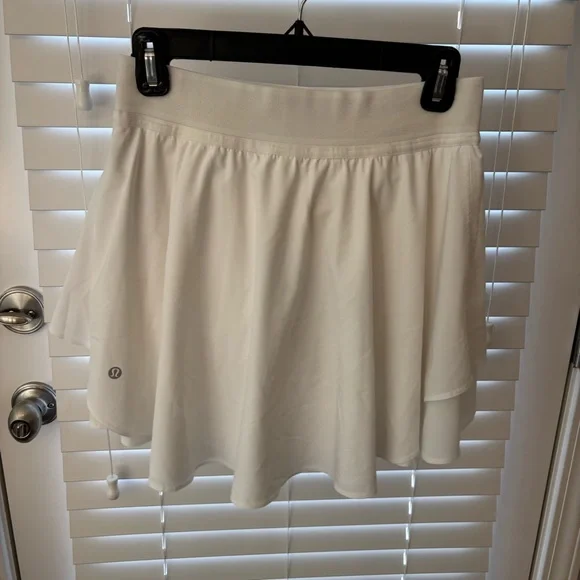 Lululemon Court Revival White Skort Size 6 - Picture 2 of 6